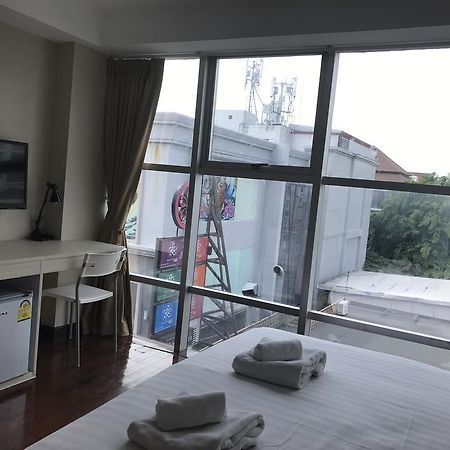 Snooze Hotel Thonglor Bangkok Exteriör bild