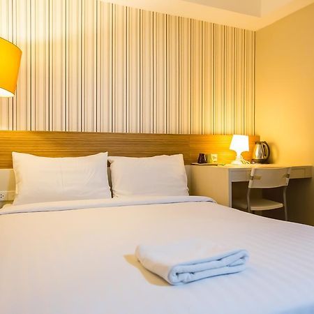 Snooze Hotel Thonglor Bangkok Exteriör bild