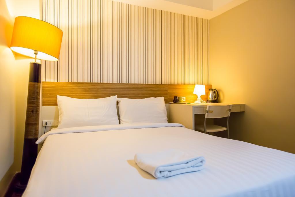 Snooze Hotel Thonglor Bangkok Exteriör bild
