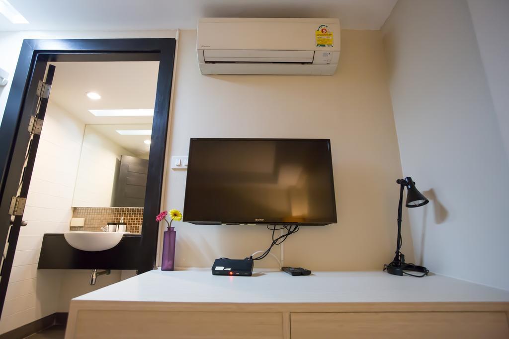Snooze Hotel Thonglor Bangkok Exteriör bild