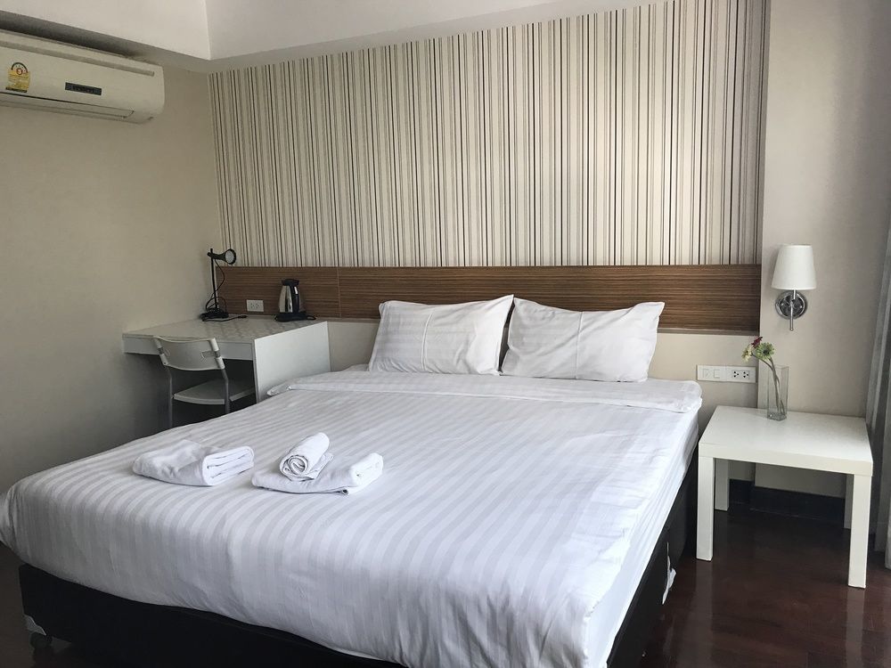 Snooze Hotel Thonglor Bangkok Exteriör bild