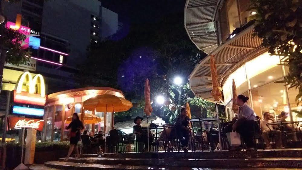 Snooze Hotel Thonglor Bangkok Exteriör bild