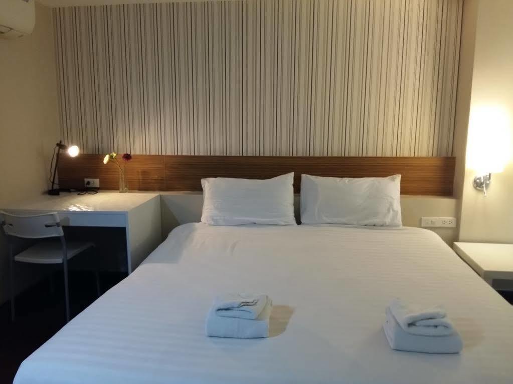 Snooze Hotel Thonglor Bangkok Exteriör bild
