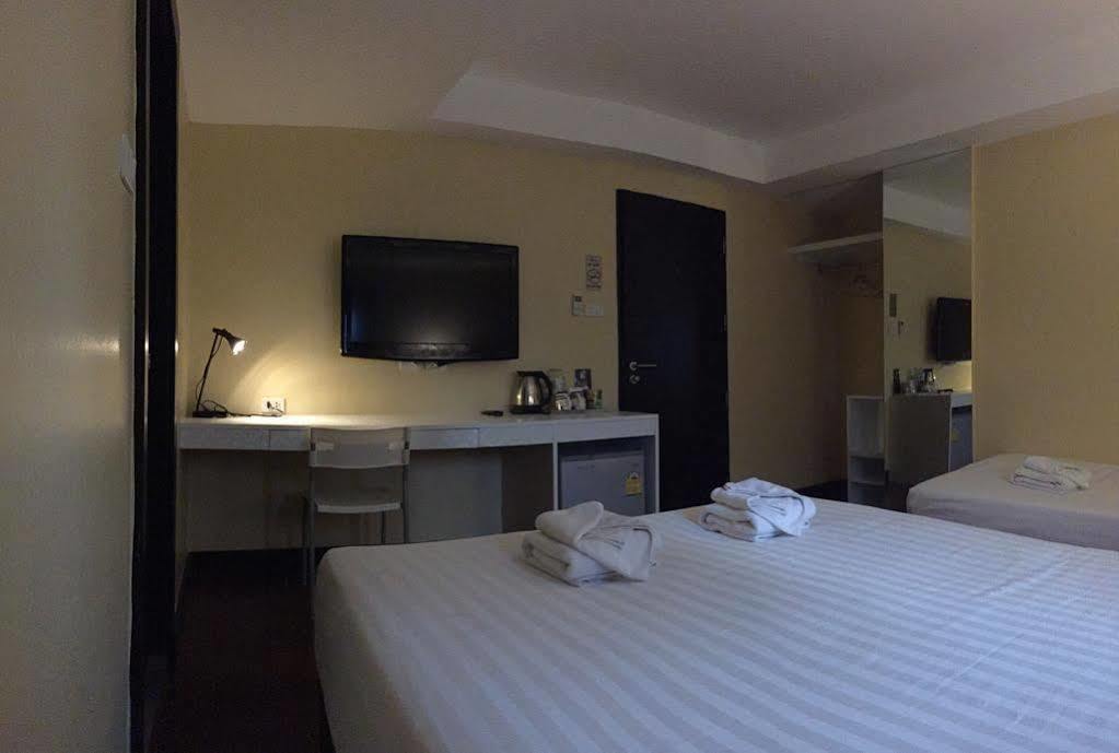 Snooze Hotel Thonglor Bangkok Exteriör bild