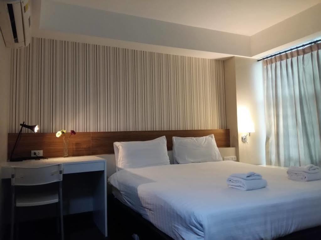 Snooze Hotel Thonglor Bangkok Exteriör bild